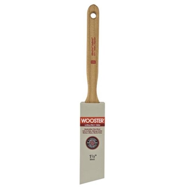 Wooster Wooster Brush 4174-1 1-2 1.5 in. Nylon And Polyester Formulation Angle Sash Brush 147784